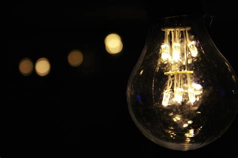 Ile watów zużywa żarówka LED?