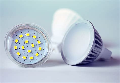 Na co zwrócić uwagę przy zakupie żarówek LED?